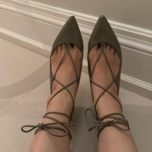 Saks fifth avenue taupe leather lace up mini heels 5.5